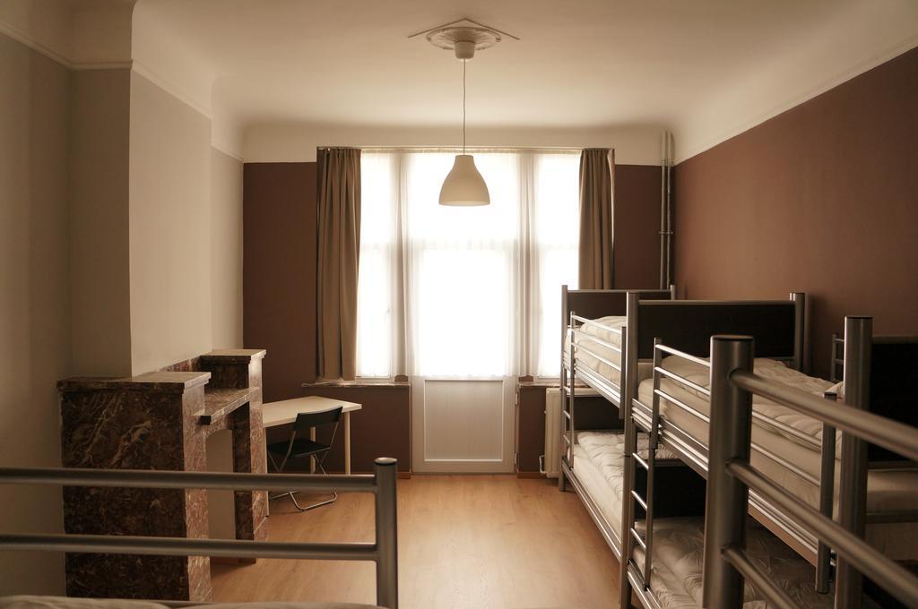 Es Hostel Saint-Gilles Екстериор снимка