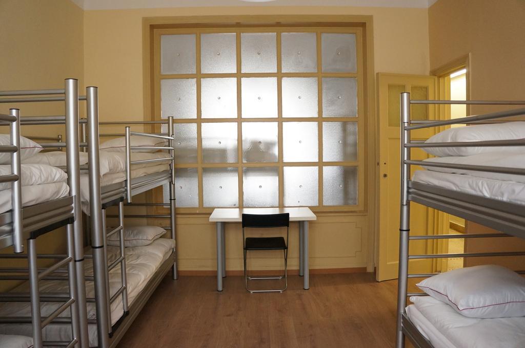 Es Hostel Saint-Gilles Екстериор снимка