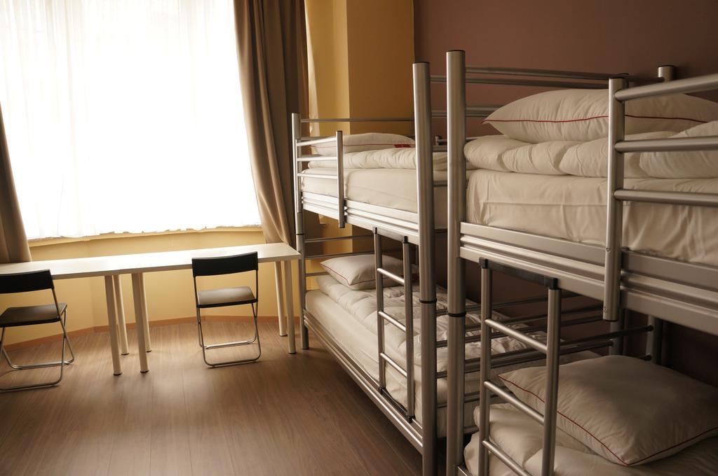 Es Hostel Saint-Gilles Екстериор снимка