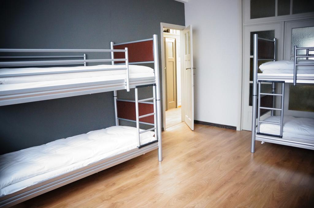 Es Hostel Saint-Gilles Екстериор снимка