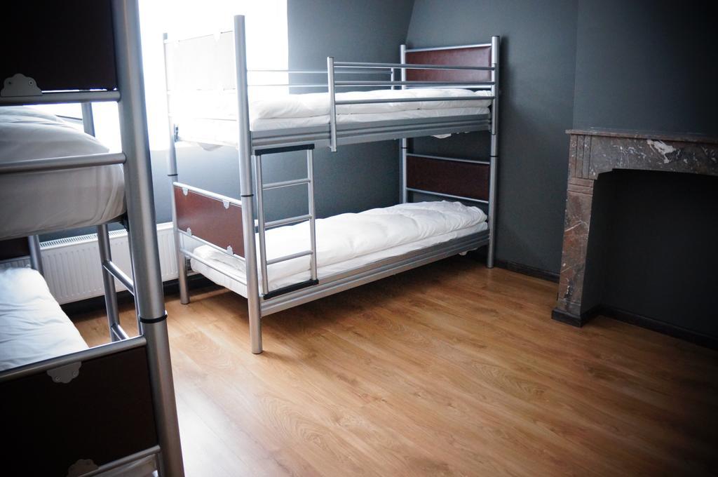 Es Hostel Saint-Gilles Екстериор снимка